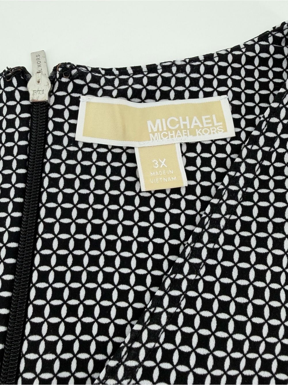 Michael Kors Plus 3X Plus Monochrome Geometric Fit & Flare Dress - Picture 3 of 7